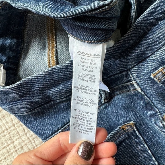 Good American Good Legs Twisted Slit Jeans - Picture 6 of 6